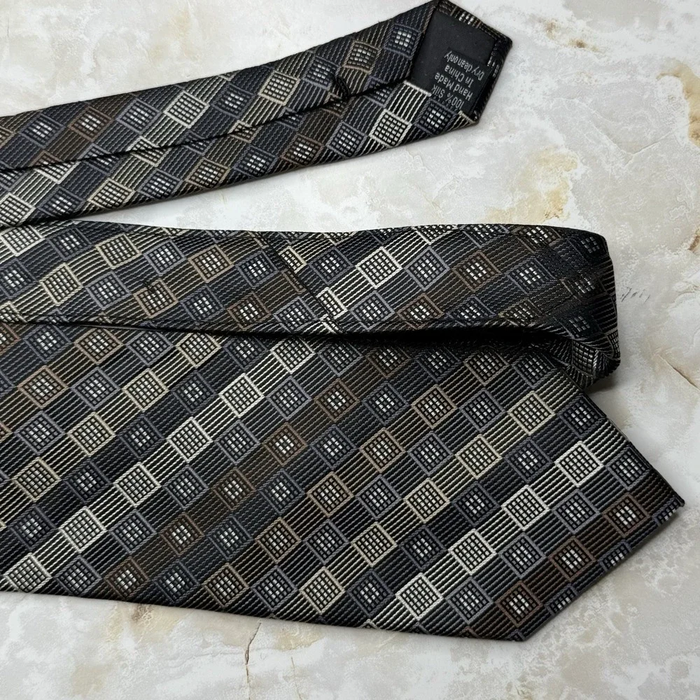 NWOT Pronto Uomo Silk Tie Triangle‎ Blue Brown X-Long 3 1/2